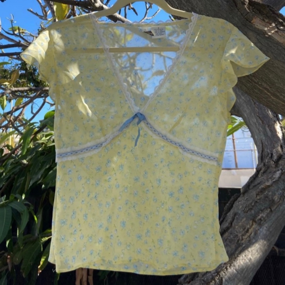 ***sold*** Vintage cap sleeve blouse